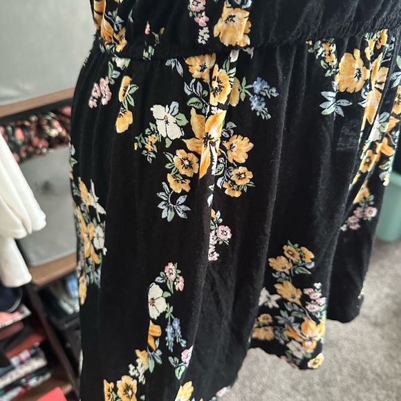 H&M Divided Black Floral Romper size small - Picture 5 of 7